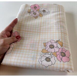 Vintage 1970s top/ flat sheet, pink peonies flowers, checkered, twin si